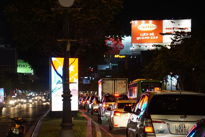 Giao thông cửa ngõ sân bay Tân Sơn Nhất lại hỗn loạn